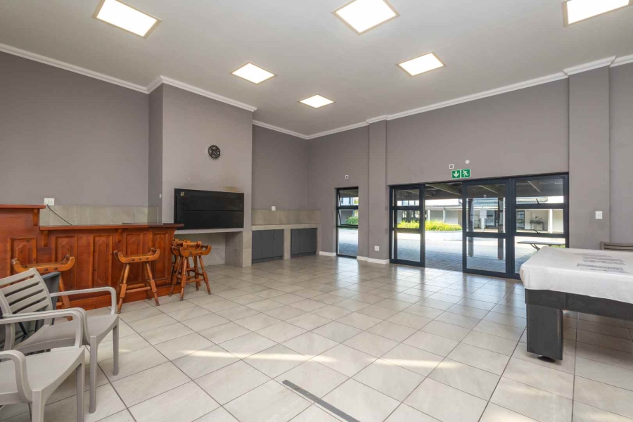 1 Bedroom Property for Sale in Buhrein Western Cape